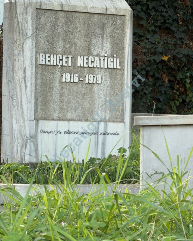 Necatigil-mezar-1